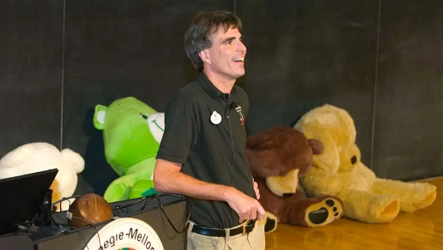 Randy Pausch delivers his Last Lecture.